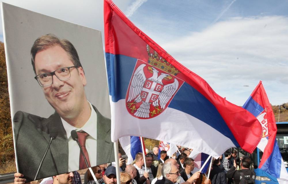Сербский президент остается в госпитале из предосторожности