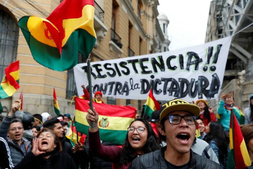 В Боливии в ходе протестов погибли 6 человек, 100 человек были ранены, около 200 — арестованы