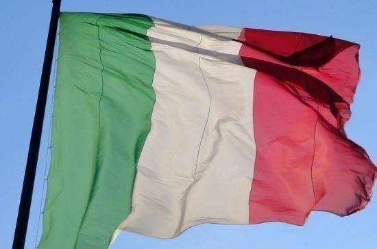 Избиратели в небольших городах Италии отдают предпочтение правоцентристской оппозиции, показал опрос