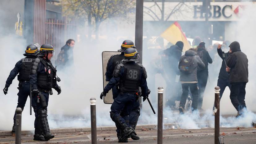 Число задержанных на протестах «жёлтых жилетов» в Париже превысило 60