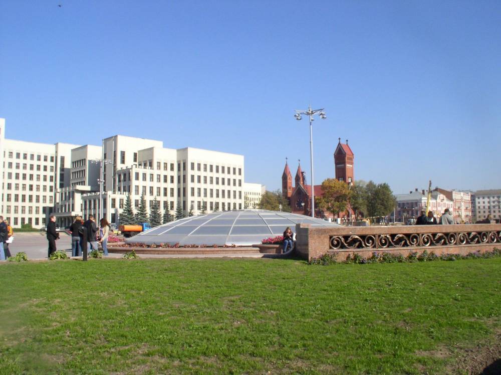 Выборы в парламент начались в Белоруссии