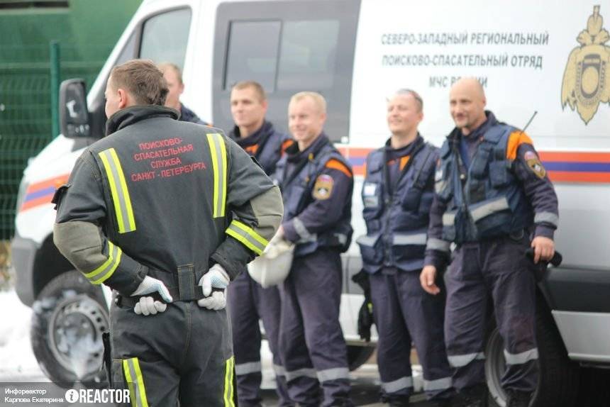 Четыре человека пострадали при обрушении ангара в Саратовской области
