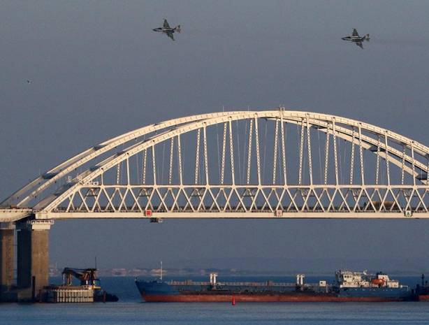 Украинские катера еще раз пройдут под Крымским мостом