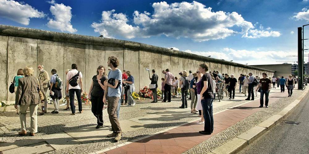 От «Штази» к неонацистам: еврейская жизнь в Германии до и после падения Берлинской стены