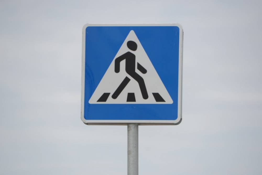 На опасном пешеходном переходе в Пскове появился светофор