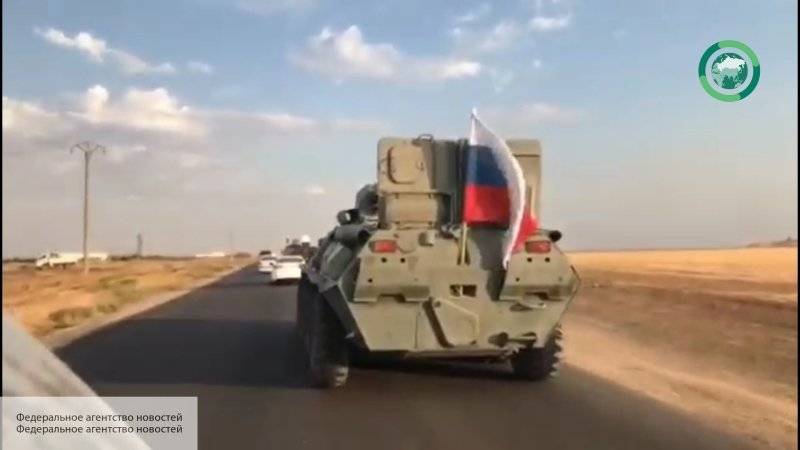 Российские военные в Сирии выехали на патрулирование трассы М4, освобожденной от курдских боевиков