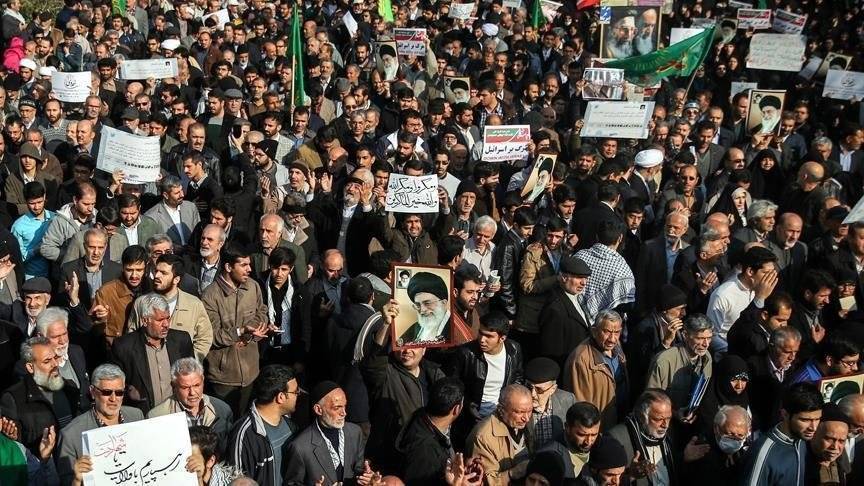 Акции протеста против повышения цен на топливо прошли в 100 населенных пунктах Ирана