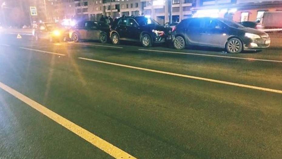 В Петербурге в массовом ДТП с "пьяным Mercedes" пострадал младенец