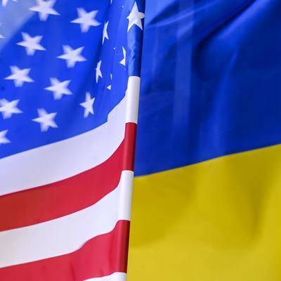 Украинские силовики вывесили американские флаги на своих позициях у линии соприкосновения в Донбассе