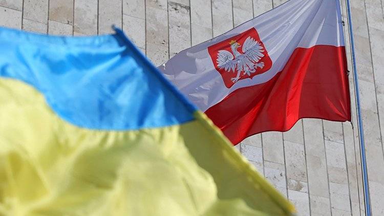 В Польше надеются, что "европейский курс" вернет Крым Украине