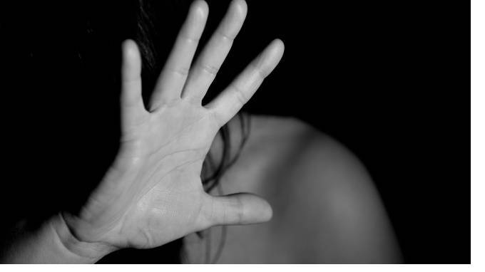В гостинице на Выборгском шоссе изнасиловали детдомовскую девочку