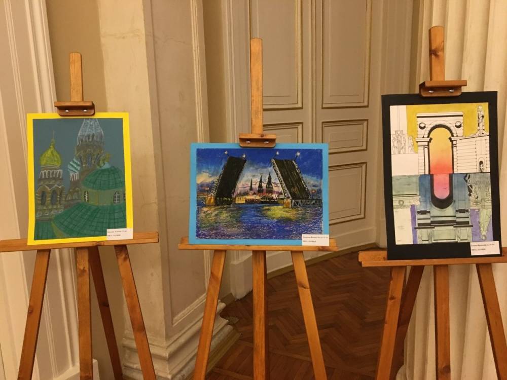 В ЗакСе открыли международную выставку детских рисунков