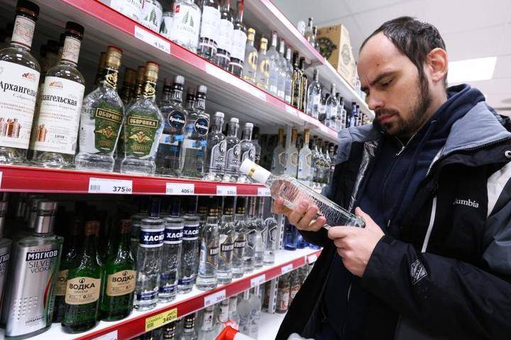 Специалист оценил предложение сократить время продажи спиртного в России
