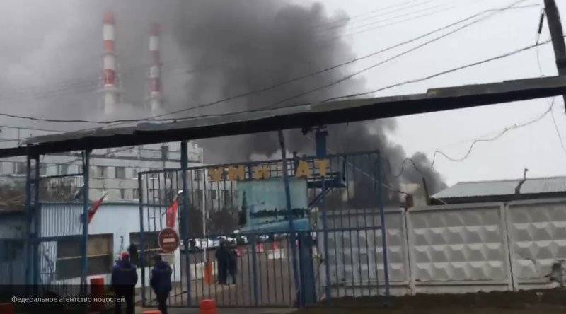 Видео с пожара на крупном складе Москвы появилось в Сети
