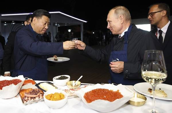 Китай и Россия в процессе познавания друг друга: интервью с Ван Вэйминем