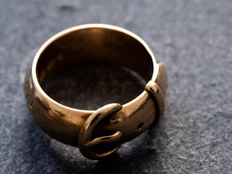 Золотое кольцо Оскара Уайльда вернули через семнадцать лет после кражи