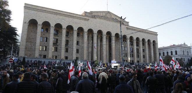 Протестующие в Грузии заблокировали вход в здание парламента - Cursorinfo: главные новости Израиля