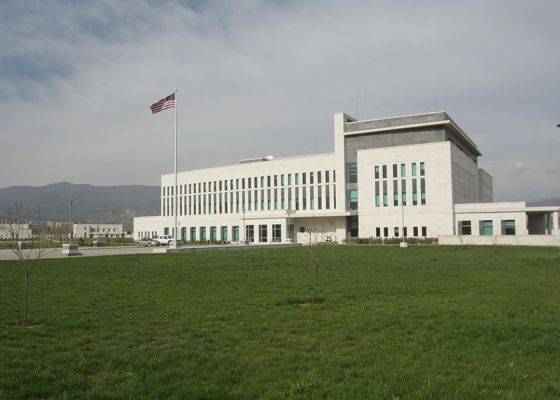США и ЕС призывают политические партии в Грузии к диалогу