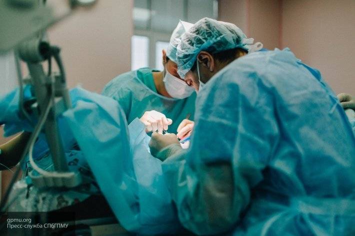 Врачи Красноярска впервые провели операцию по родственной трансплантации печени