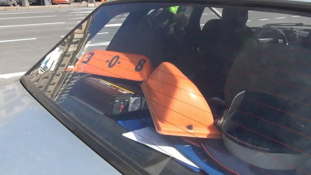 В Пушкинском районе таксиста ограбили трое пассажиров на сумму 52 тыс. рублей