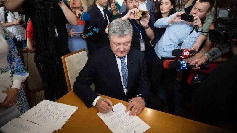 Украинские следователи добиваются уголовного наказания для Порошенко