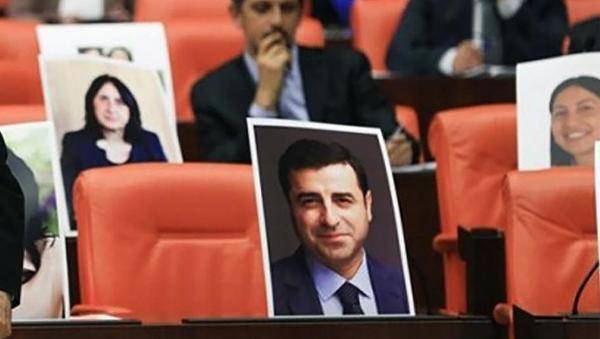 Курдские депутаты готовы к исходу из турецкого парламента: терпение лопнуло