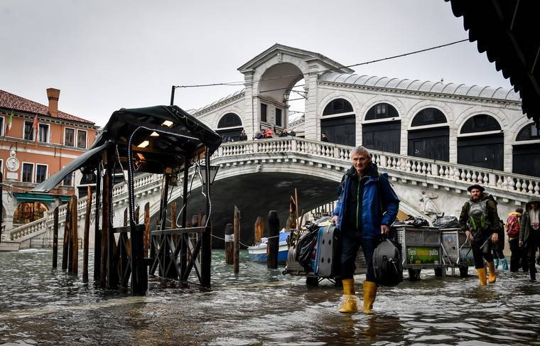 Россияне едут в Венецию, несмотря на наводнение
