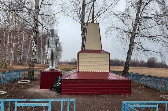 Хинштейн призвал главу Мордовии восстановить памятник героям войны под Саранском