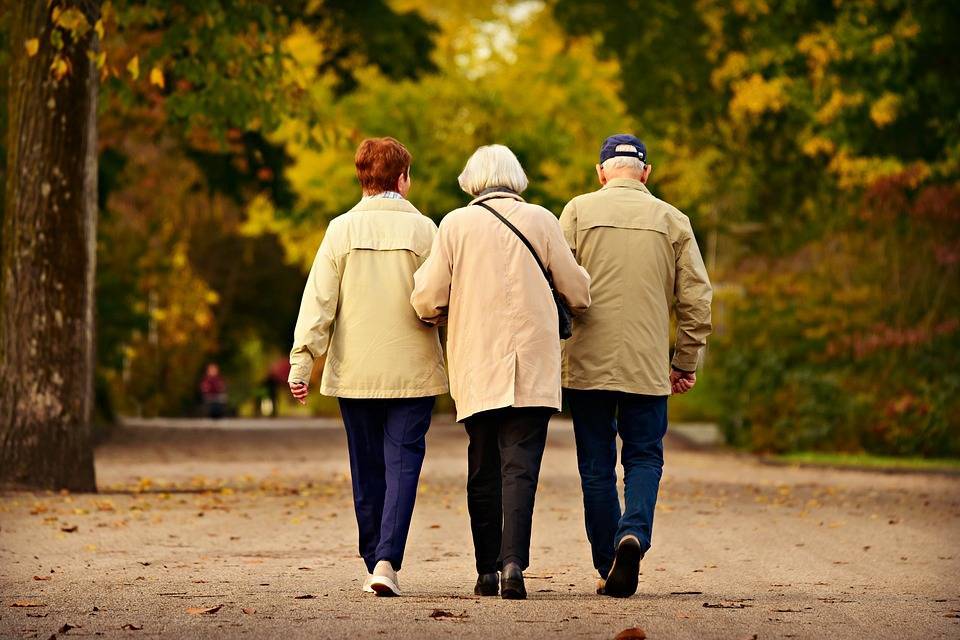 Медики раскрыли причину роста живота у пожилых людей