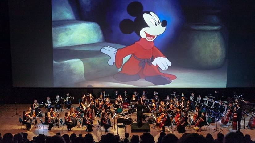 Оркестр «Таврический» исполнил мелодии из мультфильмов на концерте «День в кино»