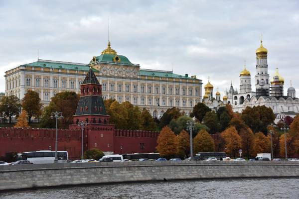 Москва отрицает связь между передачей Украине кораблей и саммитом в Париже