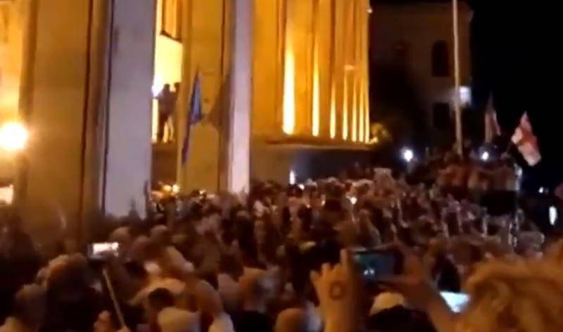 МВД Грузии сообщило о задержании 18 человек в ходе акции оппозиции