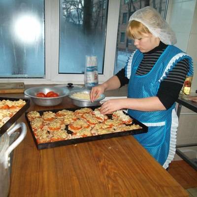40% россиян хотели бы обедать в заведениях общепита рядом с работой