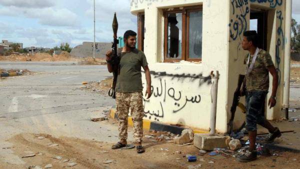 Авиаудар по кондитерской фабрике под ливийским Триполи: семь погибших