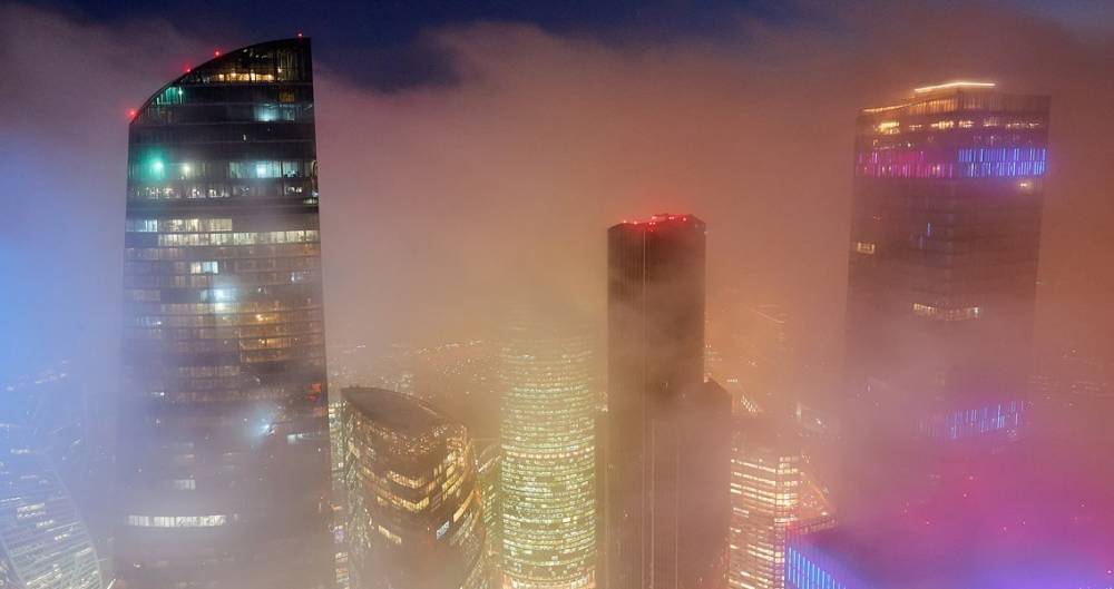 Синоптики предупредили москвичей о ночных туманах