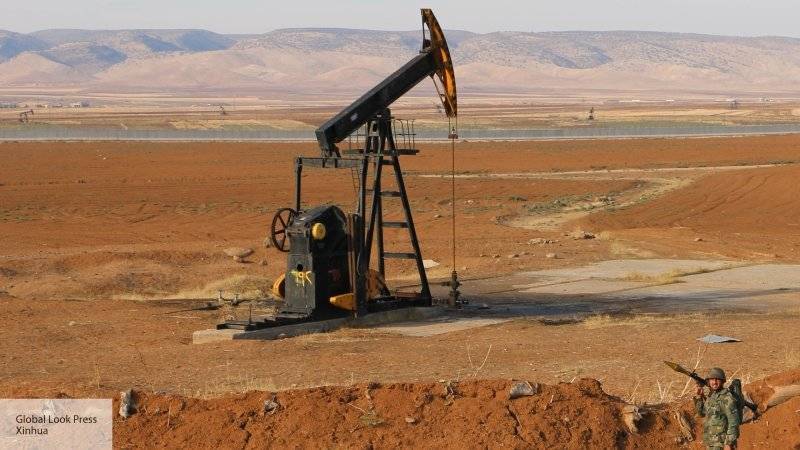 Дамаск берет контроль над страной, но США и курдские боевики продолжают воровать нефть в Сирии