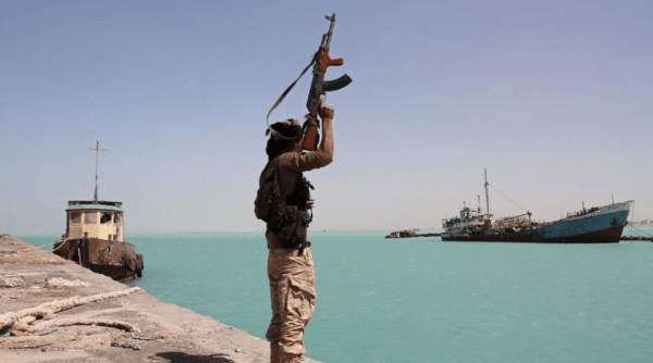 Йеменские хуситы захватили в Красном море южнокорейское судно