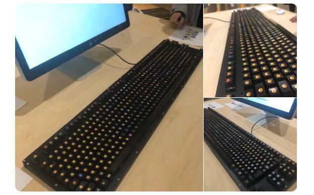 Создана механическая клавиатура для эмодзи на 500 клавиш