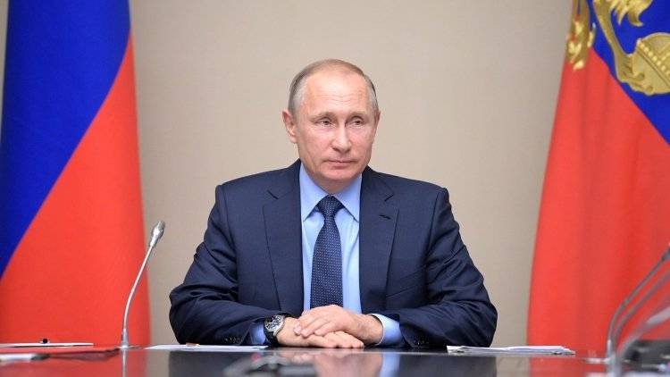 Путин увеличил количество грантов для одаренных студентов