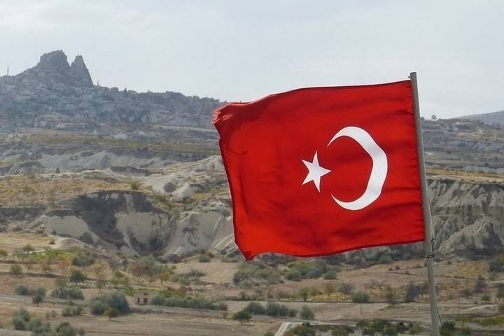Турция пригрозила возобновить операцию в Сирии