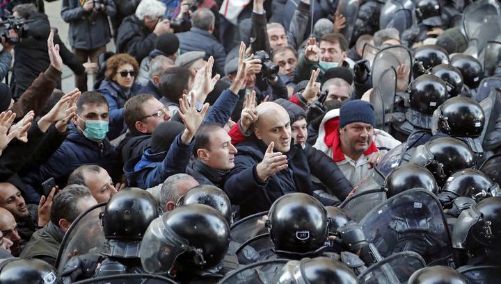 МВД Грузии: в ходе разгона акции протеста в Тбилиси задержаны 37 человек