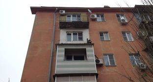 Астраханцы раскритиковали работу управляющей компании после обрушения балкона