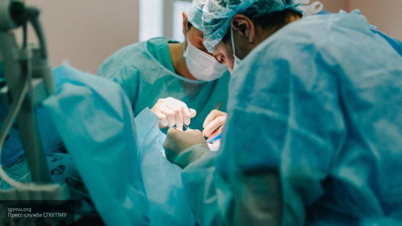 Хирурги из Южно-Сахалинска избавили лицо пациента от опухоли весом в 1,5 килограмма