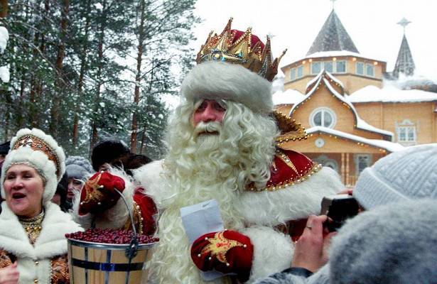 Дед Мороз отмечает день рождения в Великом Устюге