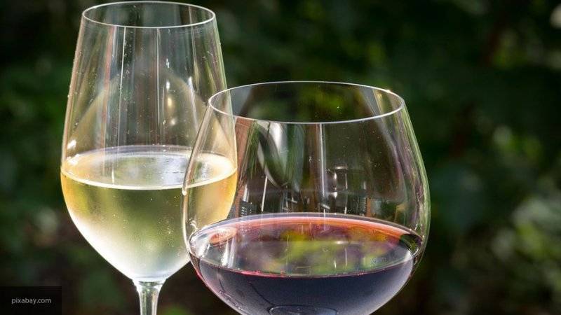 Роскачество рассказало, как определить качество вина в домашних условиях