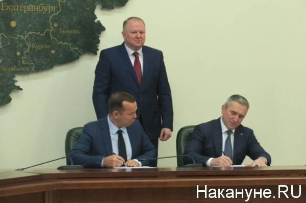 Моор и Шумков подписали соглашение: Тюменская область переведет Курганской 450 млн