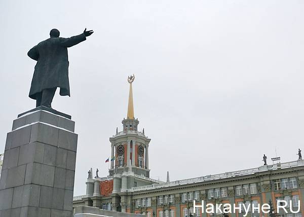 Депутаты напомнили мэру Екатеринбурга о необходимости расселения аварийного жилья