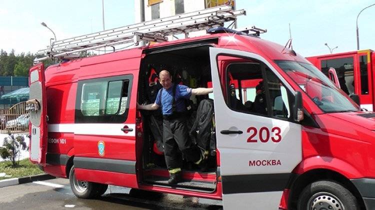 Более 30 человек эвакуировали в Москве из офисного здания