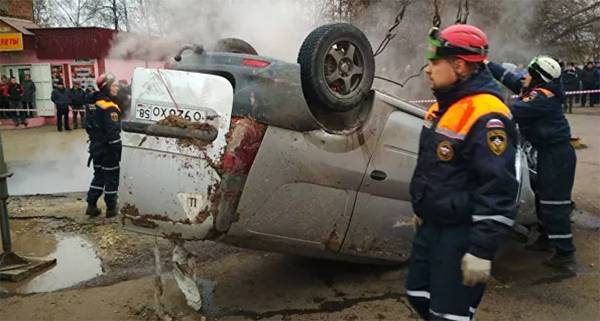 В Пензе автомобиль провалился в яму с кипятком, есть погибшие - nakanune.ru - Пермь - Пенза