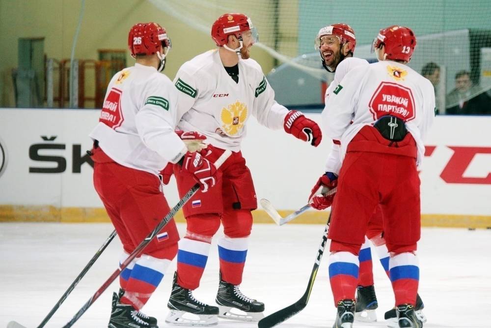 Хоккеисты сборной России сыграют на футбольном стадионе &amp;#34;Зенита&amp;#34;